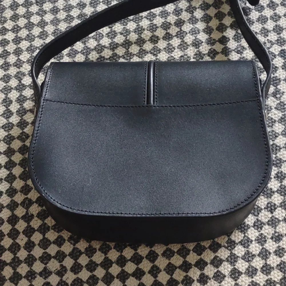 A.P.C. Betty Bag Black Leather Crossbody Bag - Picture 5 of 9